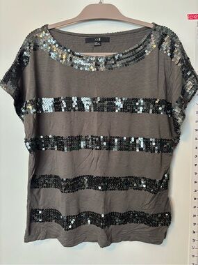Forever 21 Women's Charcoal Sequin Stripe Trim Dolman Top size Medium
